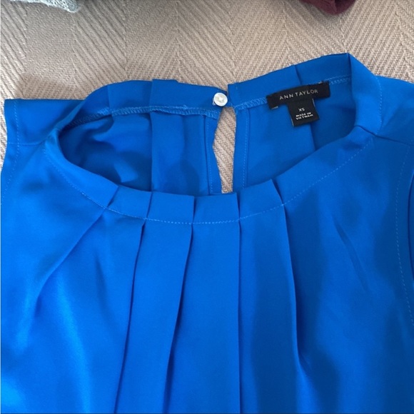 Set of 3 Ann Taylor tops XS - Picture 8 of 9